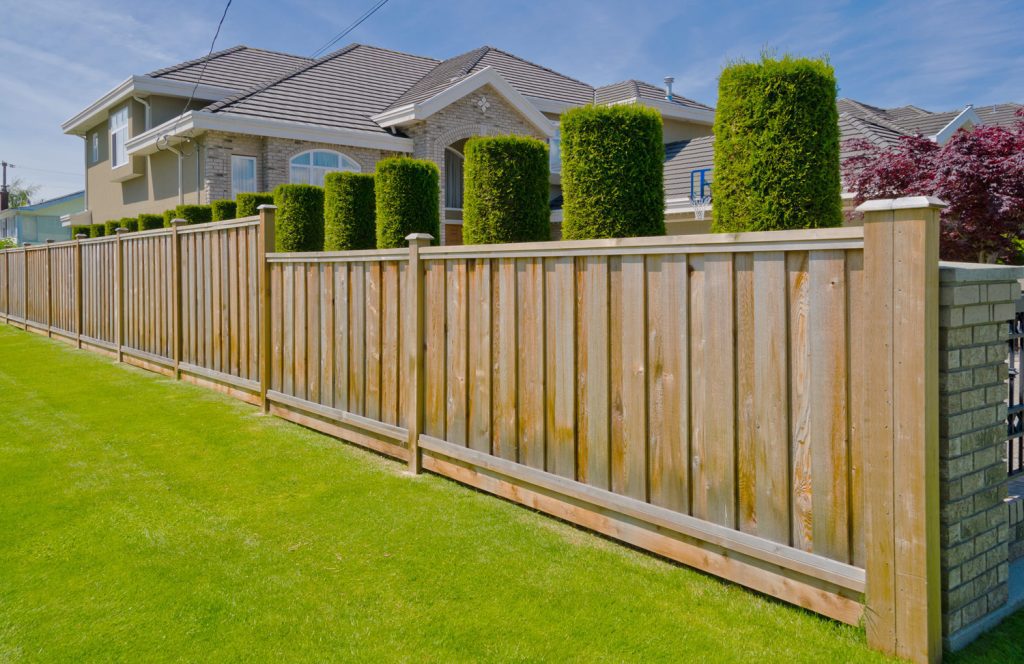 new luxury wood fence build